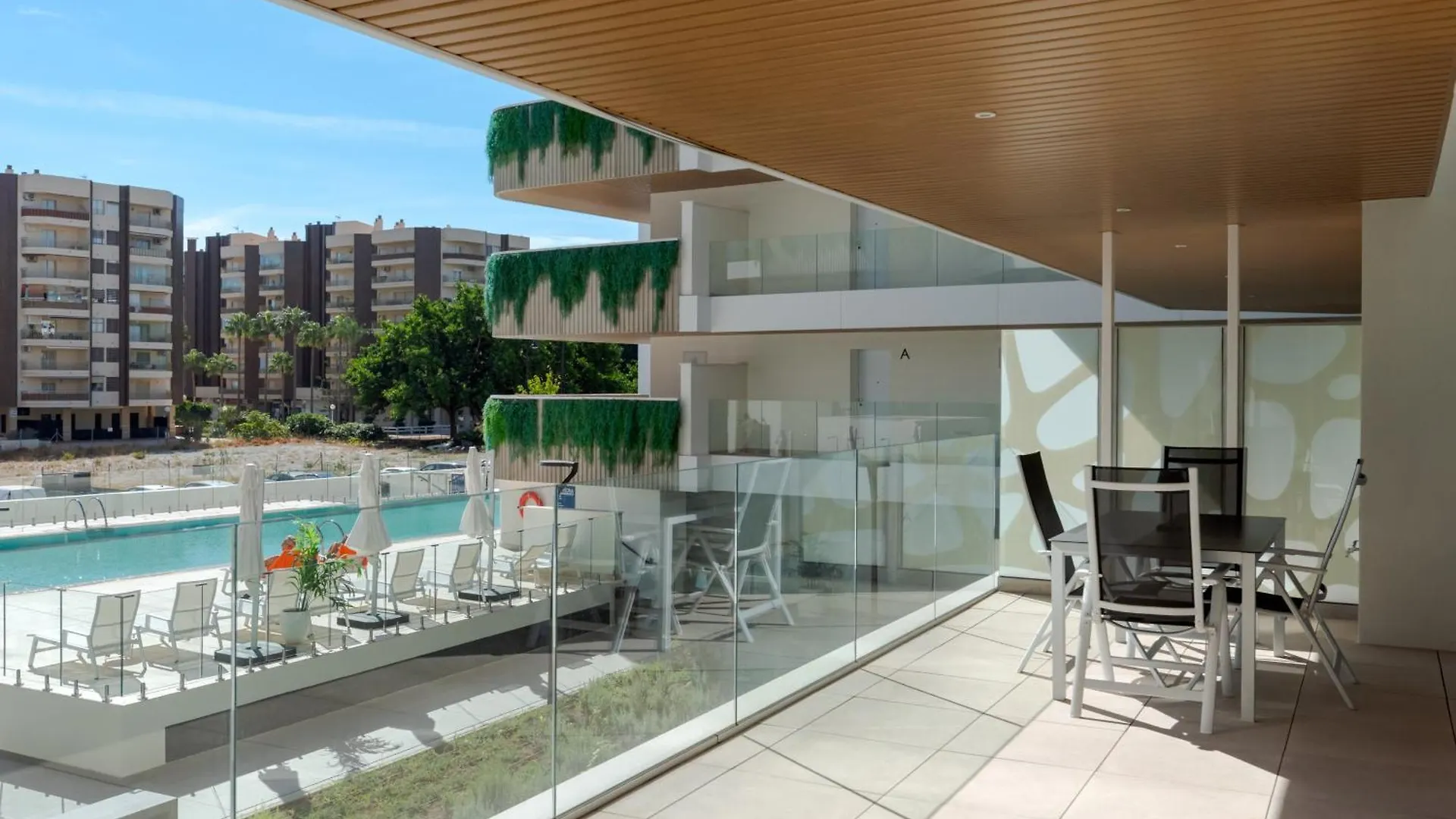 Jade Tower - 2-Bedroom Coastal Luxury Apartment In Fuengirola