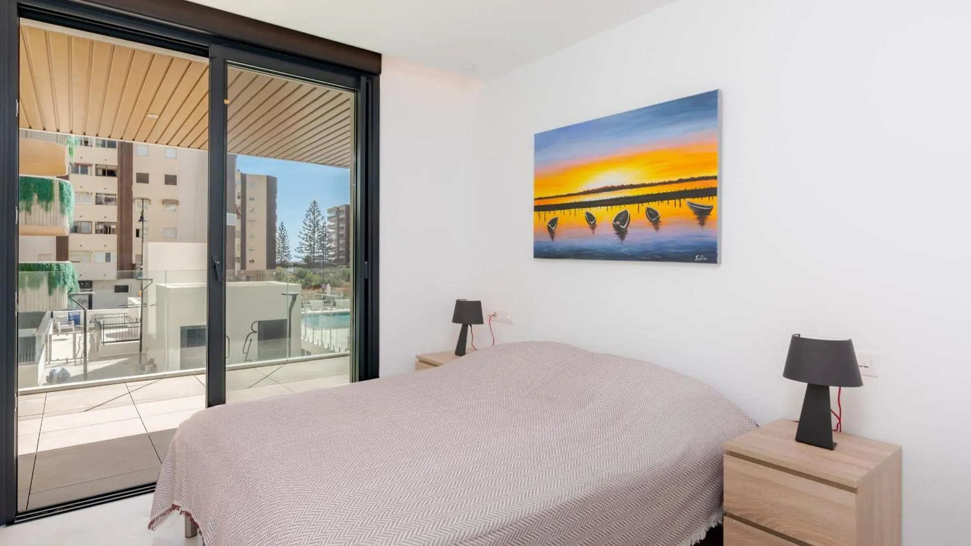 Jade Tower - 2-Bedroom Coastal Luxury Apartment In Fuengirola