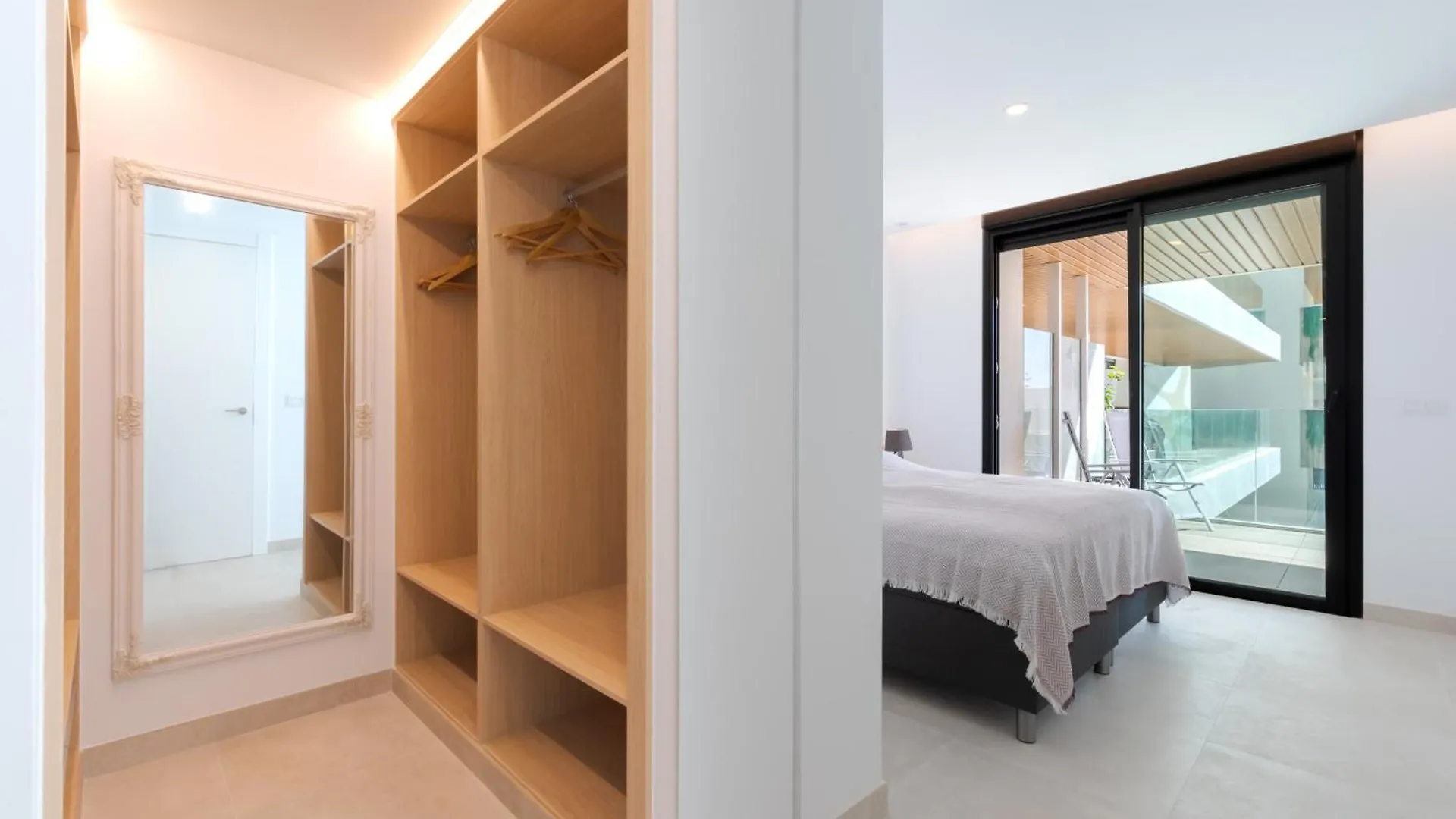 Jade Tower - 2-Bedroom Coastal Luxury Apartment In Fuengirola 0*,  Spain