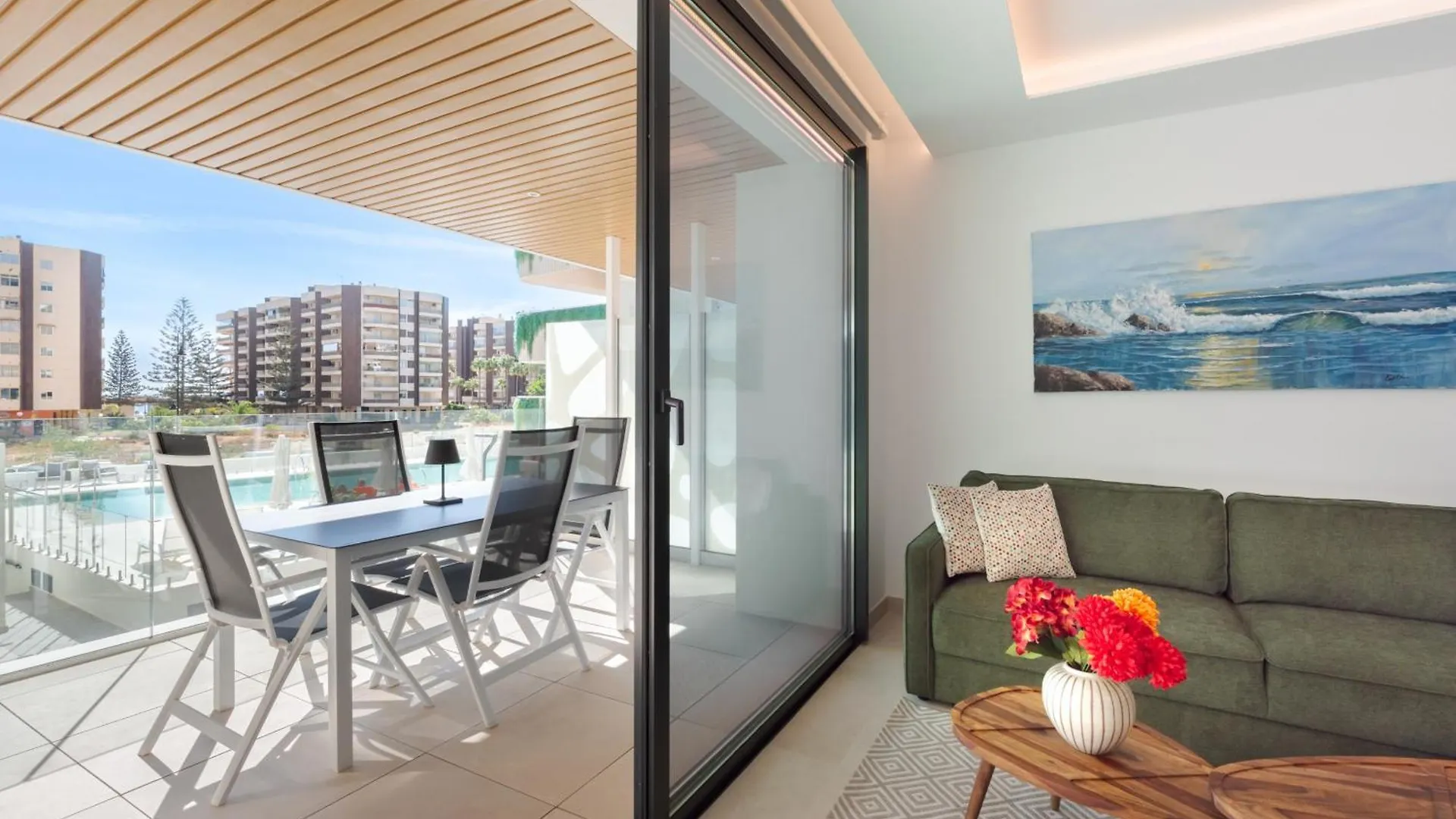 Jade Tower - 2-Bedroom Coastal Luxury Apartment In Fuengirola