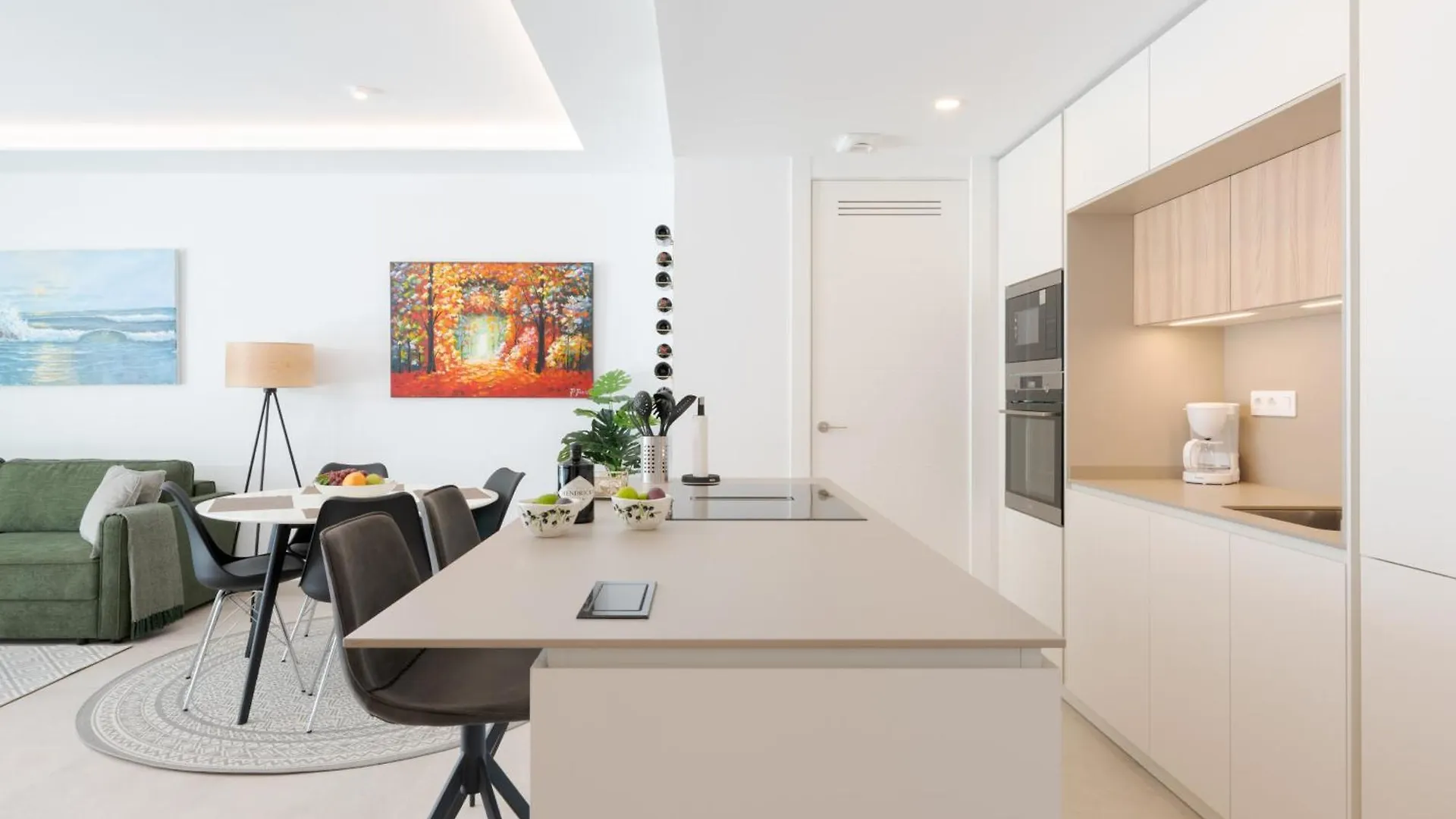 Jade Tower - 2-Bedroom Coastal Luxury Apartment In Fuengirola 0*,