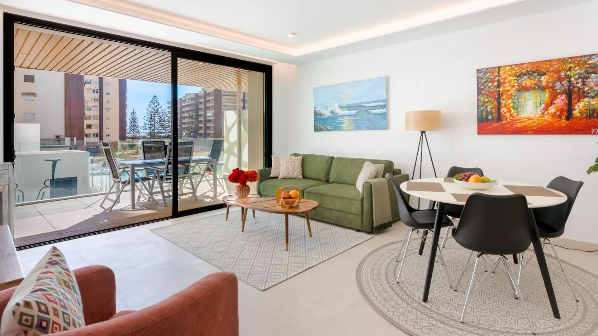 Jade Tower - 2-Bedroom Coastal Luxury Apartment In Fuengirola